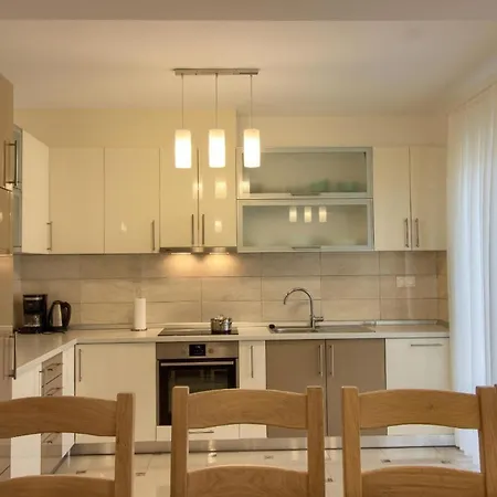 Mit Privatpool Fuer 20 Personen Ca 480 Qm In Banjole, Istrien Istrische Riviera Holiday home