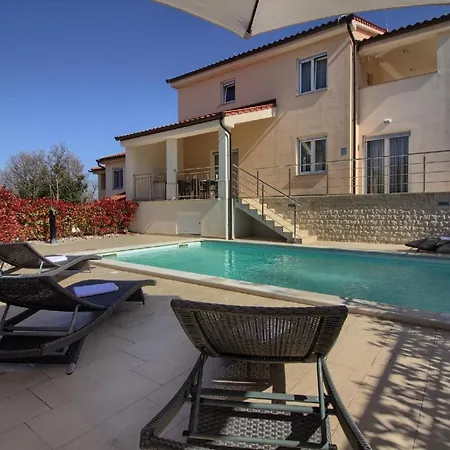Mit Privatpool Fuer 20 Personen Ca 480 Qm In Banjole, Istrien Istrische Riviera