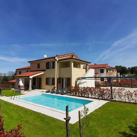 Holiday home Mit Privatpool Fuer 20 Personen Ca 480 Qm In Banjole, Istrien Istrische Riviera