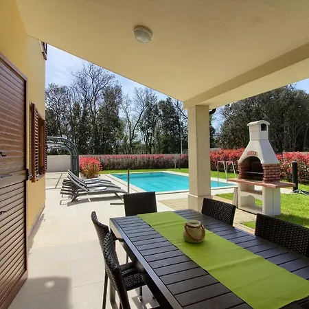 Mit Privatpool Fuer 20 Personen Ca 480 Qm In Banjole, Istrien Istrische Riviera * Banjole