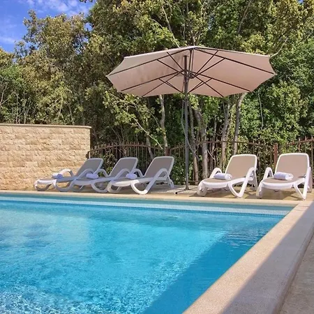 Mit Privatpool Fuer 20 Personen Ca 480 Qm In Banjole, Istrien Istrische Riviera Holiday home